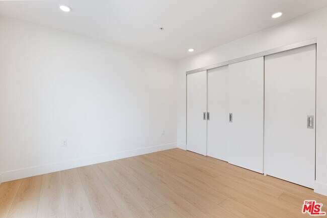 Building Photo - 8561 Belmont St