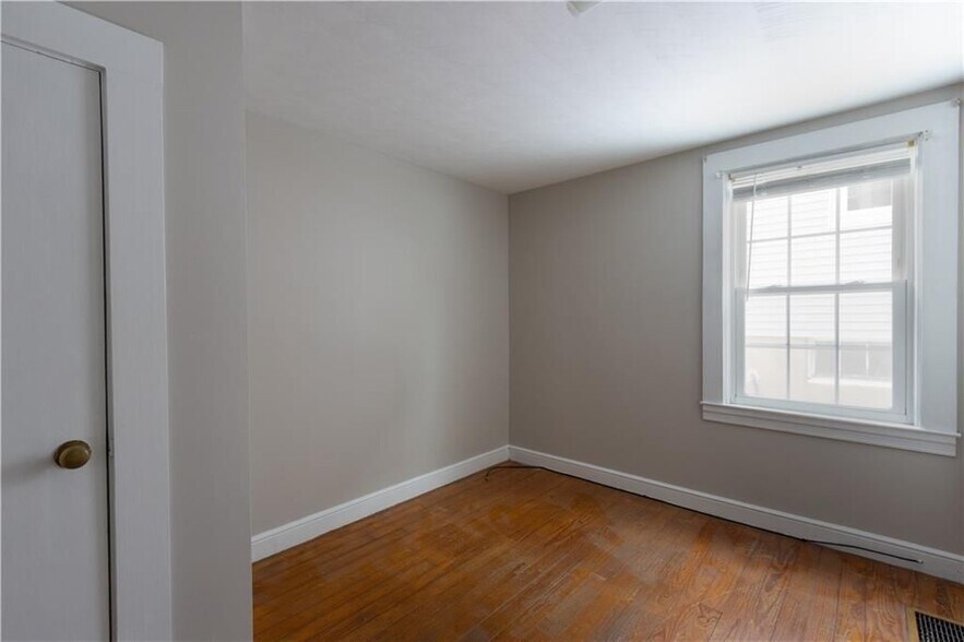 Building Photo - 31 Kirby St