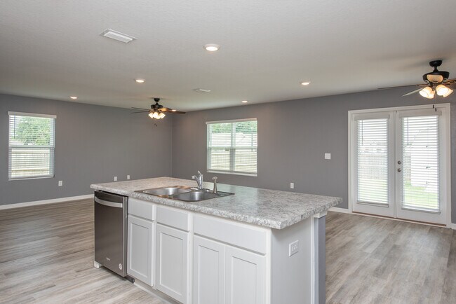 Building Photo - 5720 Blackhorse Cir