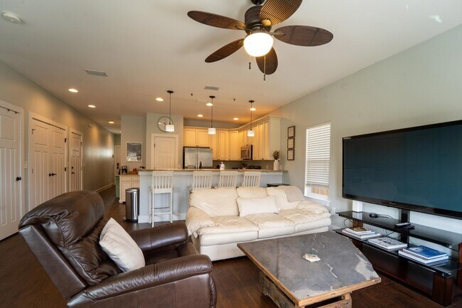 Building Photo - 228 Herada St