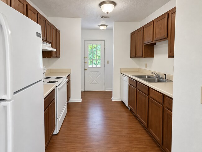 Building Photo - 4737 Victoria Dr