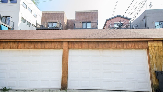 Building Photo - 1910 W Armitage Ave