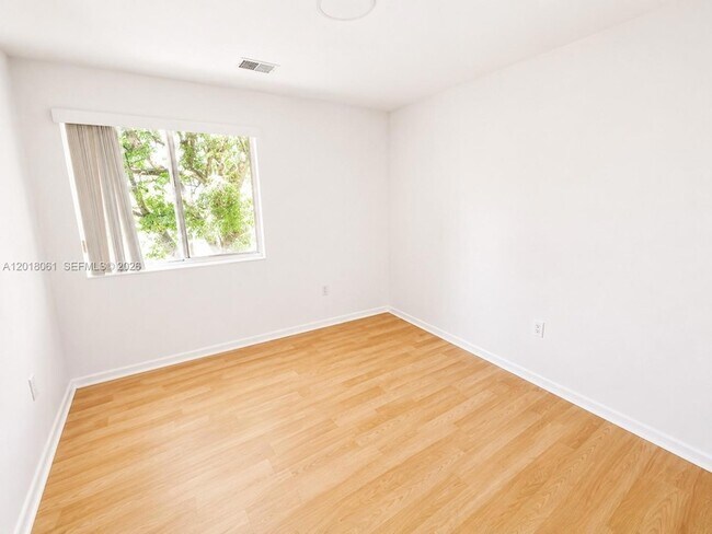 Building Photo - 15721 SW 137th Ave