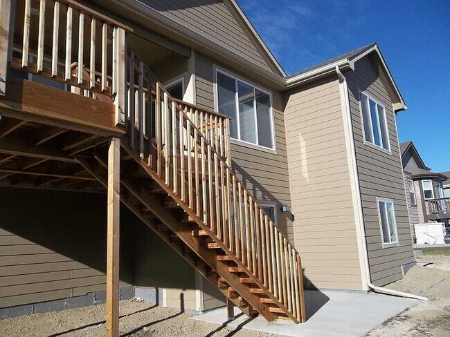Building Photo - Spacious 4 Bedroom Home with Walk-Out Basement