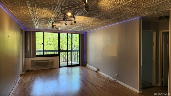 Building Photo - 152-18 Union Tpke