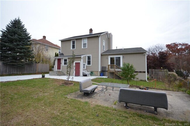 Building Photo - 147 Freeman Ave