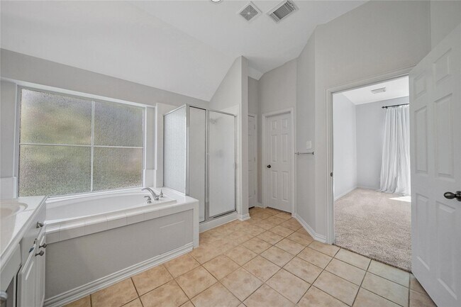 Building Photo - 14 Beauty Bower Pl