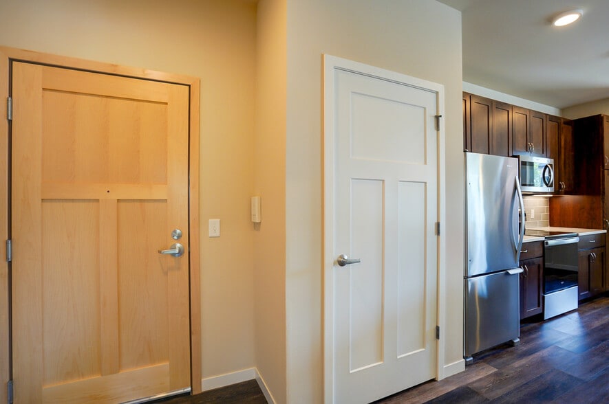 Building Photo - The Gordon