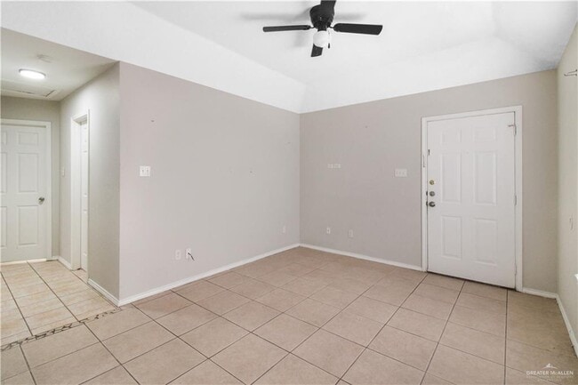 Building Photo - 413 Date Palm Ave