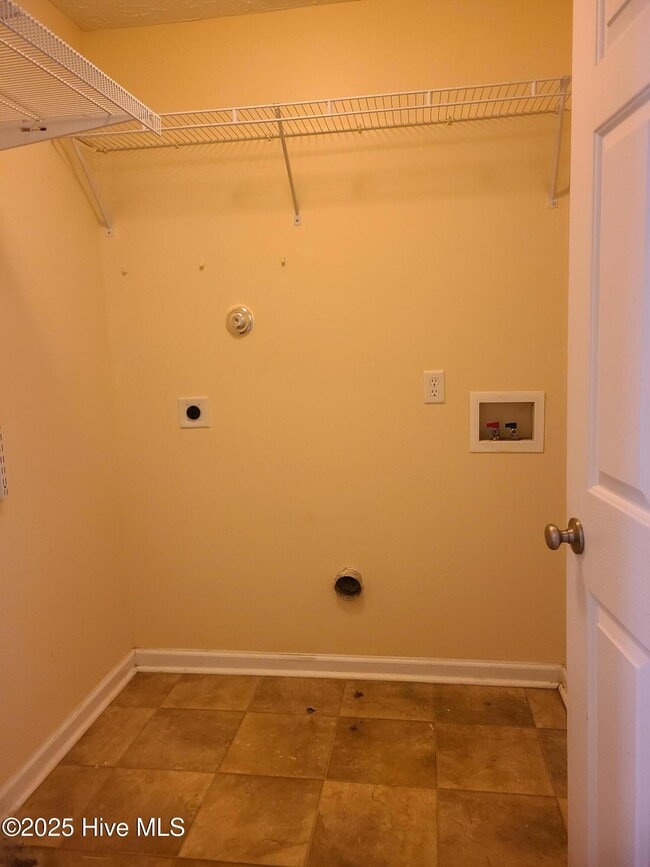 Building Photo - 9499 Huckabee Dr NE