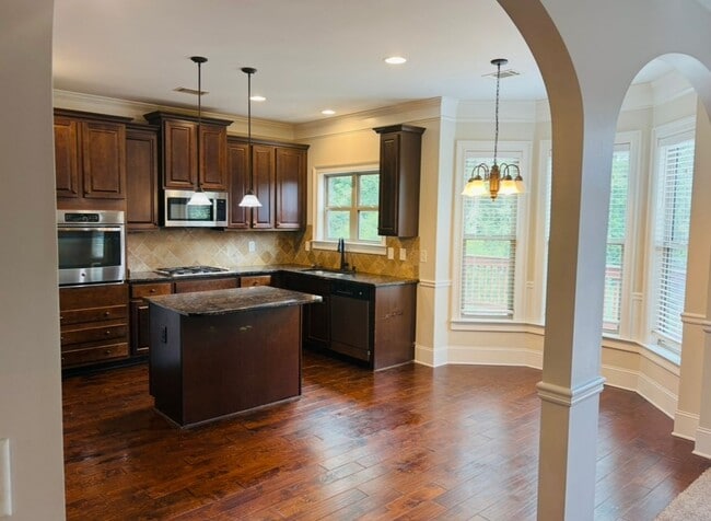 Building Photo - Beautiful 5BR/5BA Home in Greer!