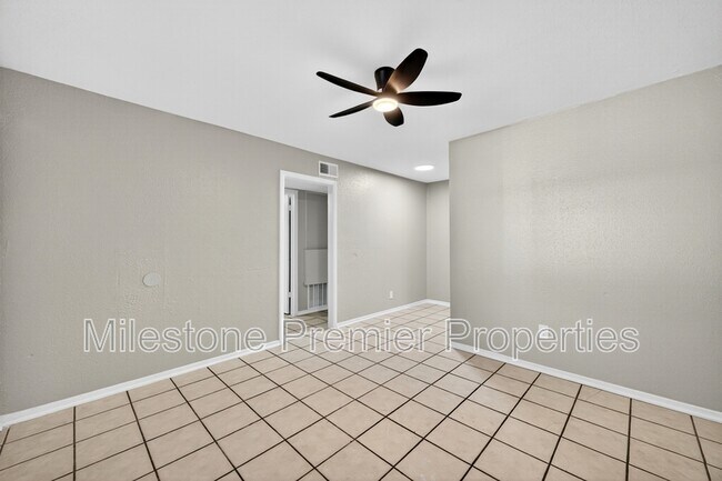Building Photo - 816 S Crockett St