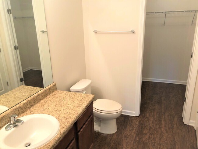 Building Photo - 82 Roseberry Cir