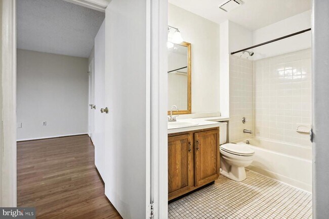 Building Photo - 1607 Aspen Dr