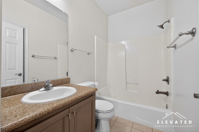 Building Photo - 1040 Campoy St