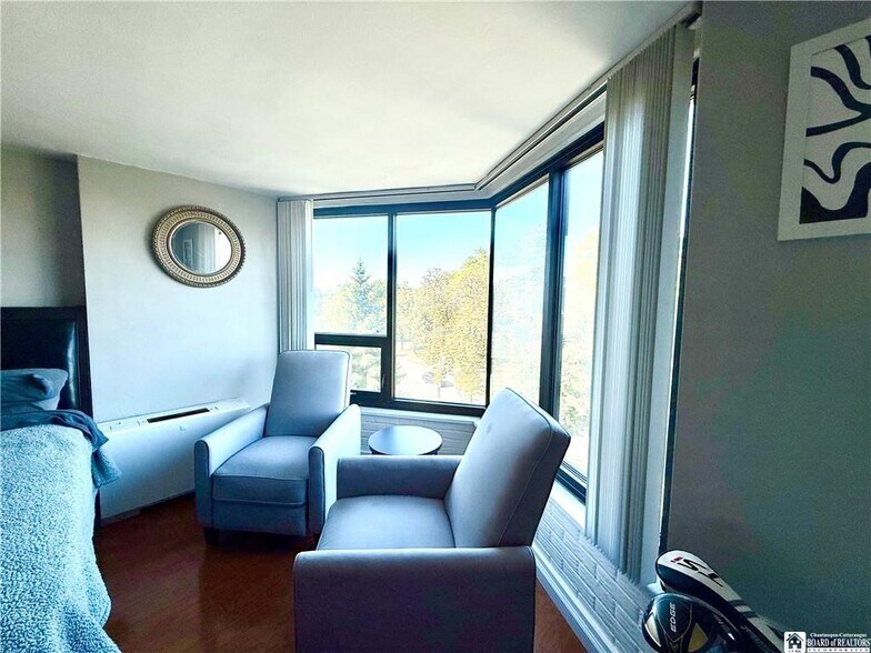 Building Photo - 849 Delaware Ave