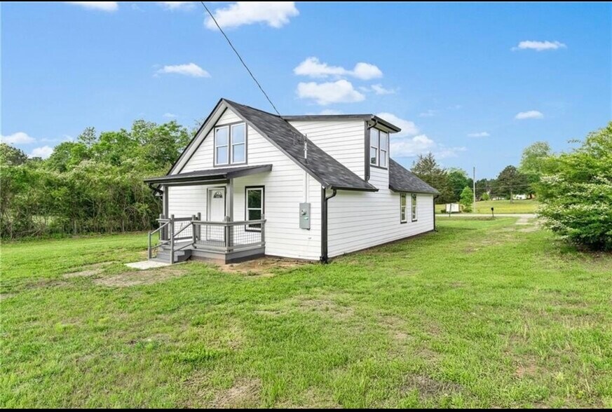 Building Photo - 4878 Youngs Mill Rd