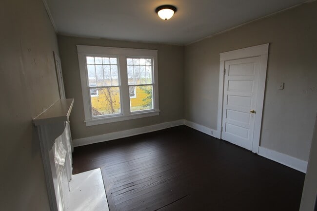 Building Photo - 226 E Moore St