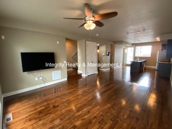 Building Photo - 2620 W Front View Cres Dr