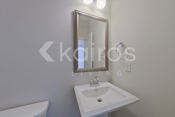 Building Photo - 2129 Banyon Cir