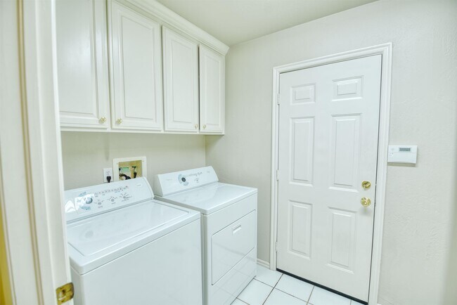 Building Photo - 15501 Arbuckle Heights