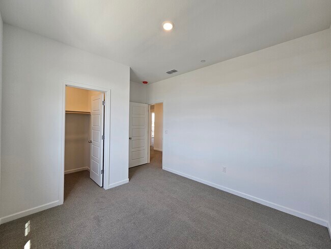 Building Photo - 7430 Chadbourne Wy