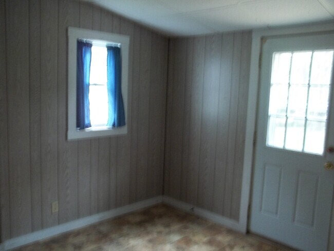 11109 SE 72nd Rd Side entry - 11109 72nd Rd SE