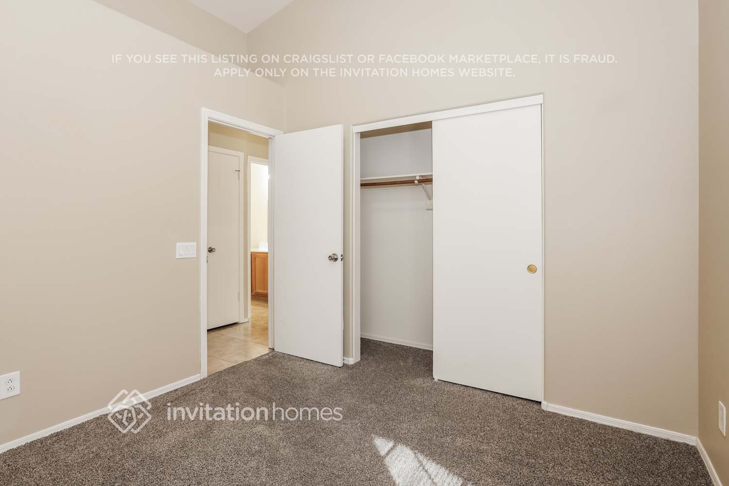 Building Photo - 10460 W Reade Ave