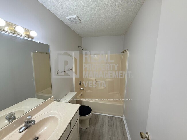 Building Photo - 1100 Will Scarlet Way