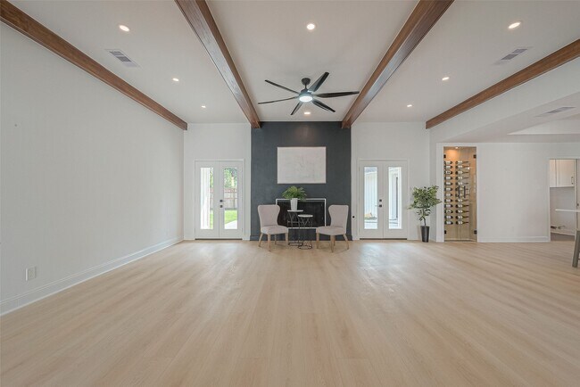 Building Photo - 10027 Lynbrook Dr