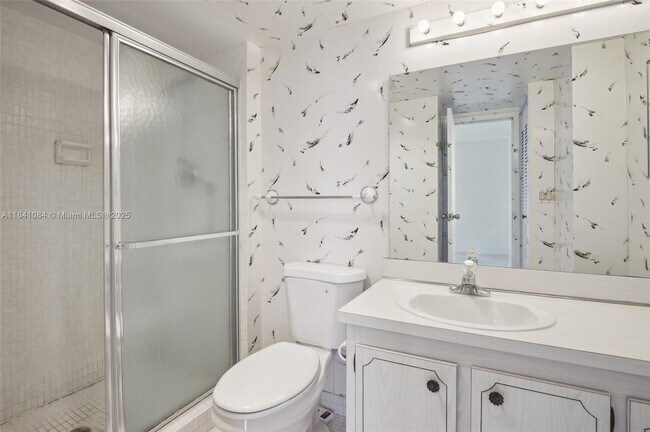 Building Photo - 3675 N Country Club Dr