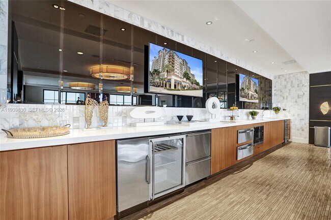 Building Photo - 101 E Camino Real