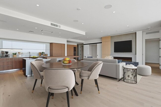 Building Photo - 4849 N Camelback Rdg Dr