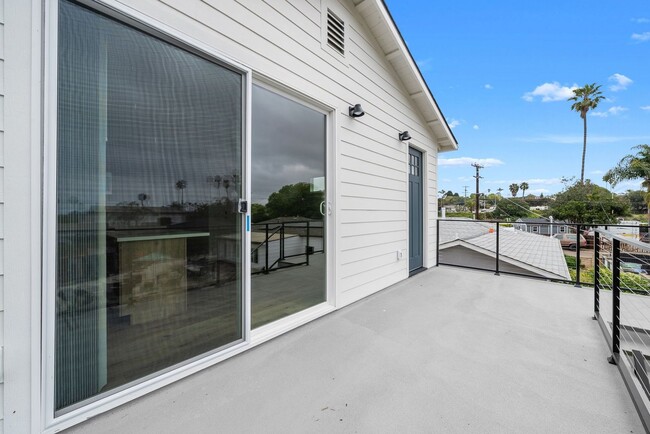 Building Photo - Introducing a stunning newly constructed t...