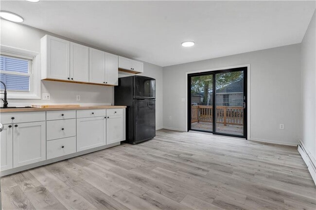 Building Photo - 107 Roosevelt St