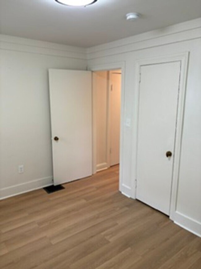 Building Photo - 300 Northwestern Pkwy