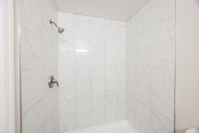 Building Photo - A02