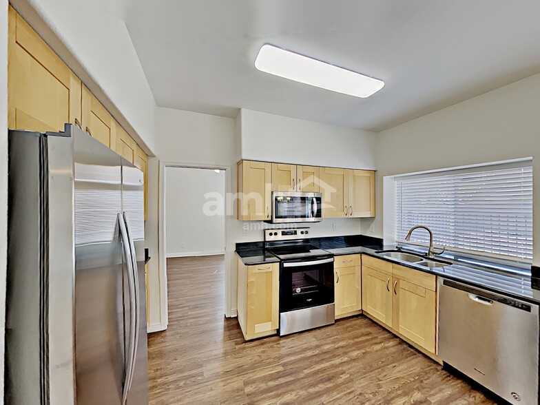 Building Photo - 4731 E White Aster St