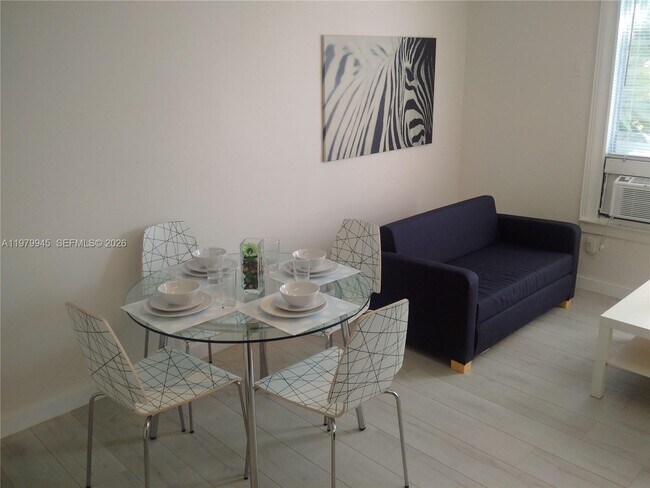 Building Photo - 842 Meridian Ave