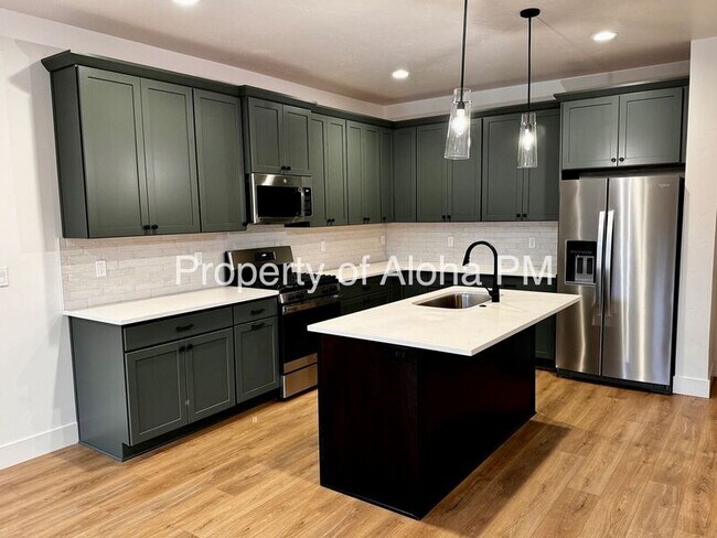 Building Photo - 366 E Presidio Ln