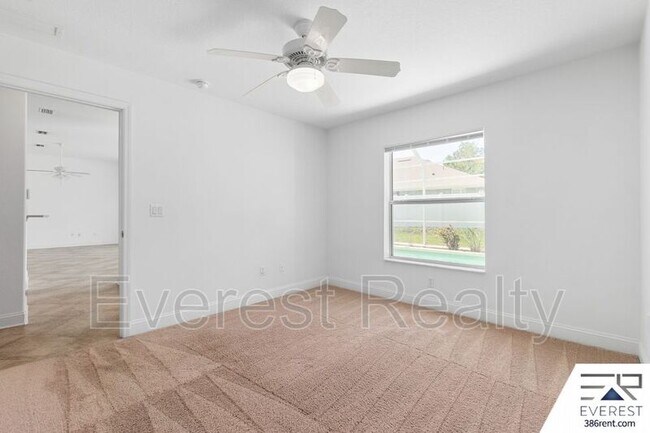 Building Photo - 13 Sleigh Bell Pl