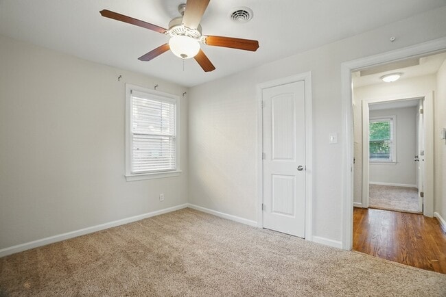 Building Photo - 144 W Randall Ave