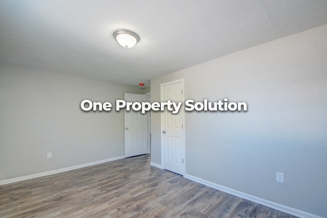 Building Photo - 5284 Broadway