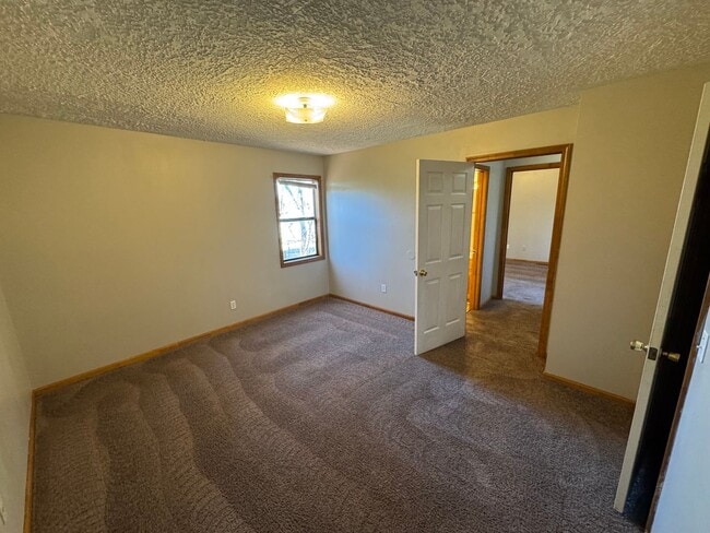 Building Photo - Charming South Campus Place Townhome!