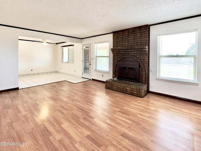 Building Photo - 3217 Funston Pl