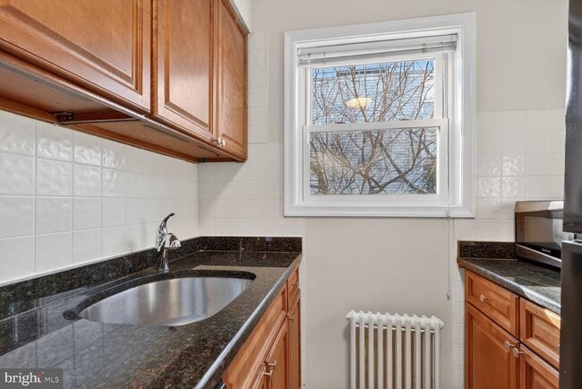 Building Photo - 1410 N Quinn St