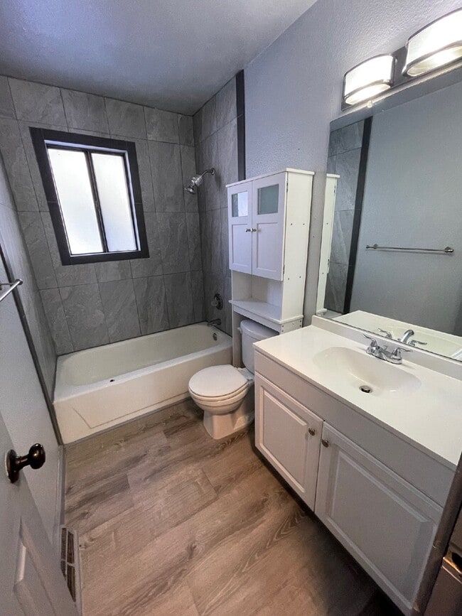 Building Photo - Charming Home in Conifer!
