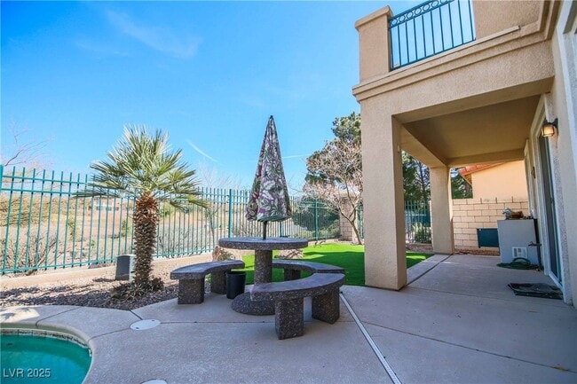 Building Photo - 2894 Carmelo Dr