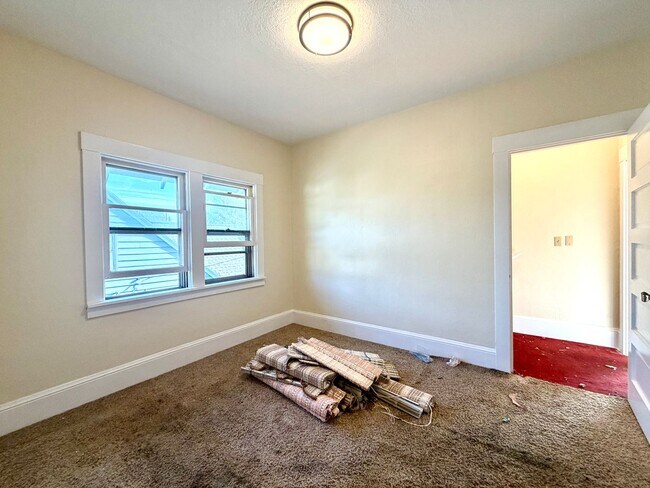 Building Photo - 0130-01