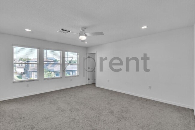 Building Photo - Unit n/a